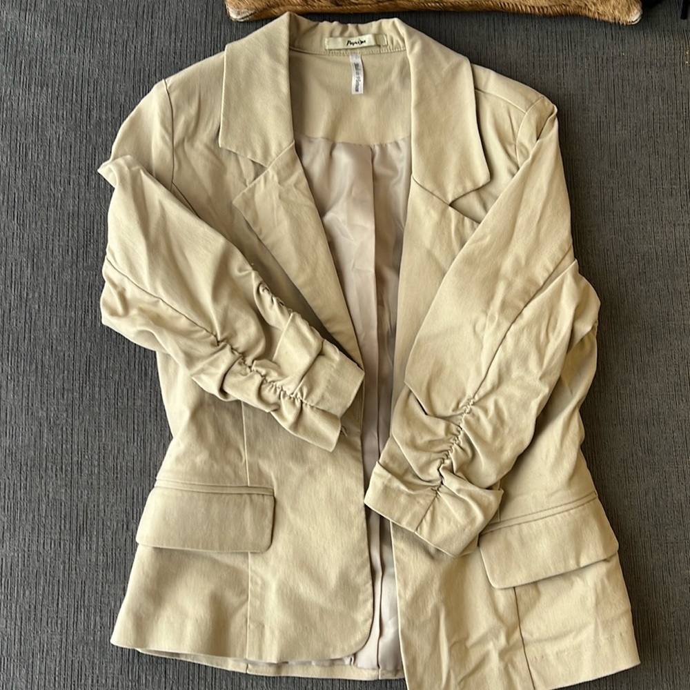 Nude blazer